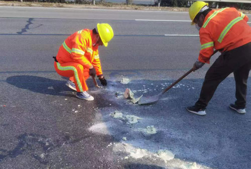 阜新公路下沉注浆加固